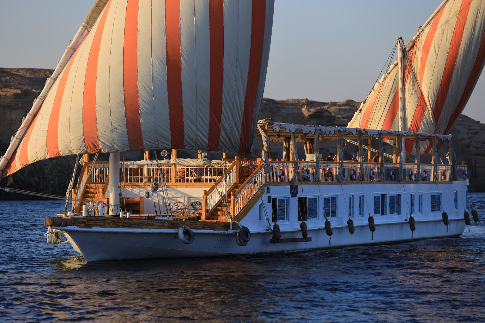 Nour El Din Dahabiya